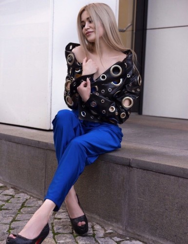 Вика, Г. Тихвин